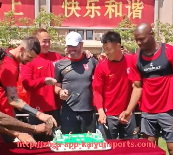 开云体育app下载-西甲联赛专用足球介绍：设计与比赛影响